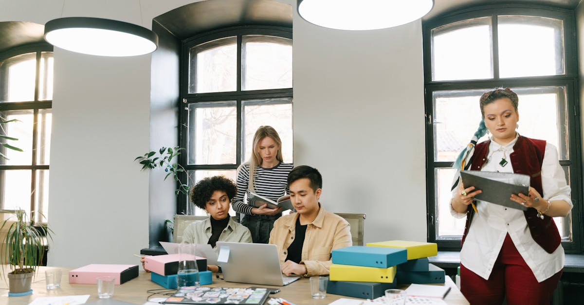 电销手机卡实名实名账号：深圳公司注册代理费用